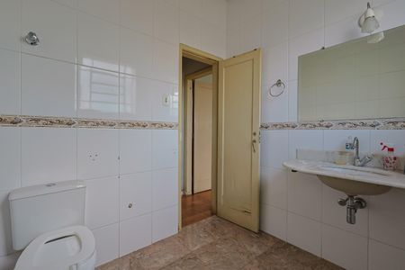 Casa à venda com 223m², 5 quartos e 10 vagas Casa à venda com 223m², 5 quartos e 10 vagasBanheiro 1