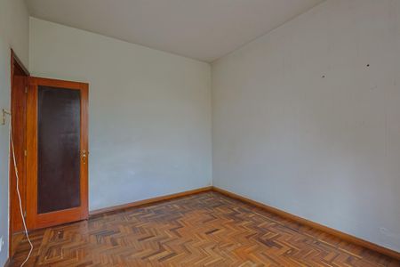 Casa à venda com 223m², 5 quartos e 10 vagas Casa à venda com 223m², 5 quartos e 10 vagasQuarto 5