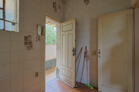 Casa à venda com 223m², 5 quartos e 10 vagas Casa à venda com 223m², 5 quartos e 10 vagasCozinha