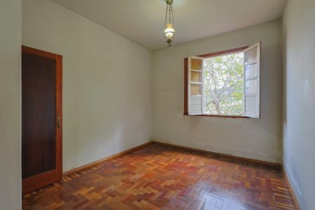 Casa à venda com 223m², 5 quartos e 10 vagas Casa à venda com 223m², 5 quartos e 10 vagasQuarto 4