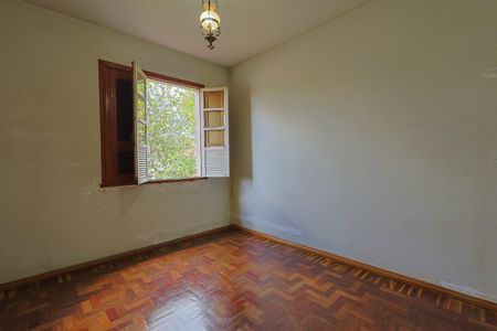 Casa à venda com 223m², 5 quartos e 10 vagas Casa à venda com 223m², 5 quartos e 10 vagasQuarto 4