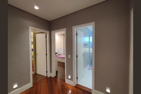 Apartamento à venda com 150m², 3 quartos e 2 vagasCorredor 