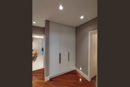 Apartamento à venda com 150m², 3 quartos e 2 vagasCorredor