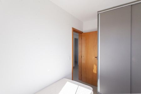 Apartamento à venda com 100m², 2 quartos e 2 vagasQuarto 2