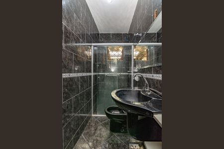 Casa para alugar com 300m², 3 quartos e 4 vagasBanheiro social