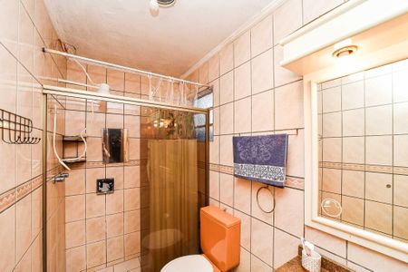 Casa à venda com 352m², 3 quartos e 3 vagas Casa à venda com 352m², 3 quartos e 3 vagasBanheiro 1