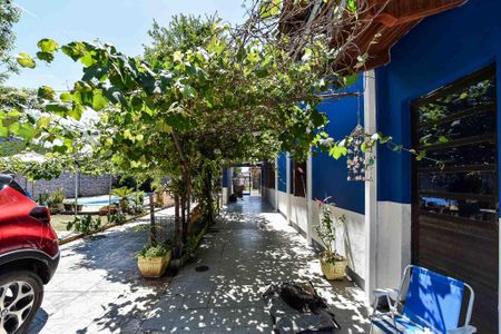 Casa à venda com 352m², 3 quartos e 3 vagas Casa à venda com 352m², 3 quartos e 3 vagasÁrea externa