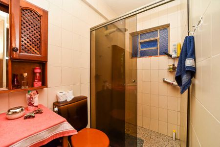 Casa à venda com 352m², 3 quartos e 3 vagas Casa à venda com 352m², 3 quartos e 3 vagasBanheiro da Suíte