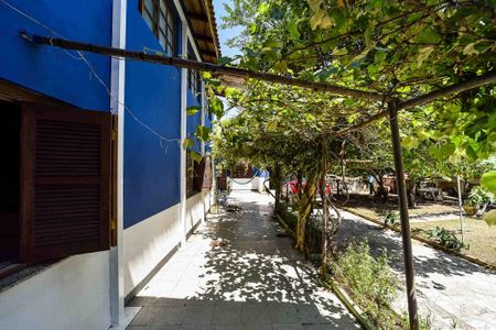 Casa à venda com 352m², 3 quartos e 3 vagas Casa à venda com 352m², 3 quartos e 3 vagasÁrea externa