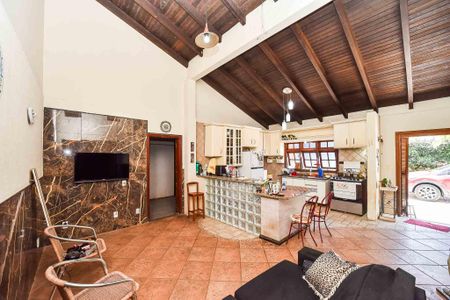 Casa à venda com 352m², 3 quartos e 3 vagas Casa à venda com 352m², 3 quartos e 3 vagasSala de Jantar