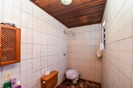 Casa à venda com 352m², 3 quartos e 3 vagas Casa à venda com 352m², 3 quartos e 3 vagasBanheiro 2