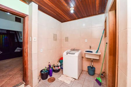 Casa à venda com 352m², 3 quartos e 3 vagas Casa à venda com 352m², 3 quartos e 3 vagasÁrea de Serviço