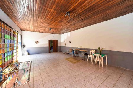 Casa à venda com 352m², 3 quartos e 3 vagas Casa à venda com 352m², 3 quartos e 3 vagasGaragem