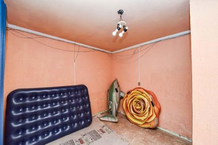 Casa à venda com 352m², 3 quartos e 3 vagas Casa à venda com 352m², 3 quartos e 3 vagasQuarto 2