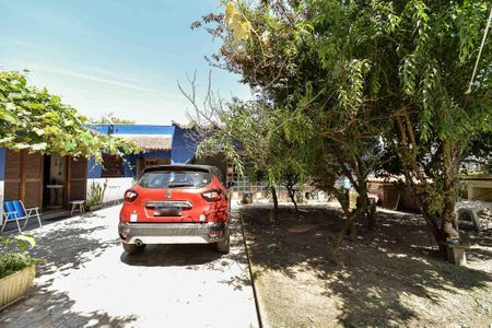 Casa à venda com 352m², 3 quartos e 3 vagas Casa à venda com 352m², 3 quartos e 3 vagasJardim/Pomar