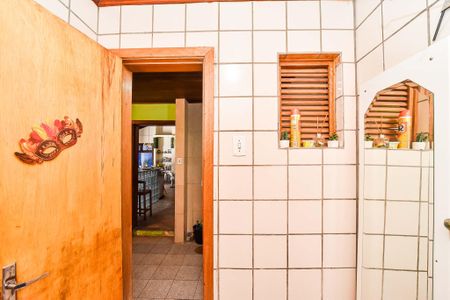 Casa à venda com 352m², 3 quartos e 3 vagas Casa à venda com 352m², 3 quartos e 3 vagasBanheiro de Serviço