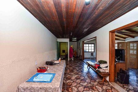 Casa à venda com 352m², 3 quartos e 3 vagas Casa à venda com 352m², 3 quartos e 3 vagasSalão de Festas