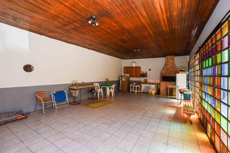 Casa à venda com 352m², 3 quartos e 3 vagas Casa à venda com 352m², 3 quartos e 3 vagasGaragem