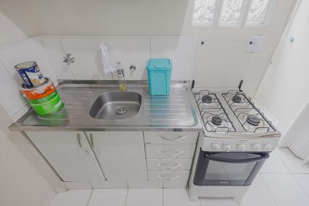 Apartamento para alugar com 2486m², 2 quartos e sem vaga Apartamento para alugar com 2486m², 2 quartos e sem vagaCozinha