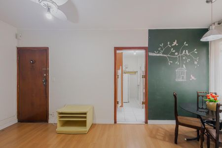 Sala de apartamento para alugar com 2 quartos, 2486m² em Cerqueira César, São Paulo
