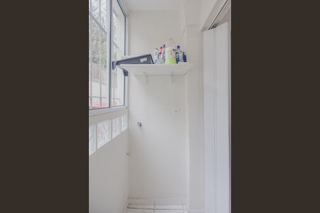 Apartamento para alugar com 2486m², 2 quartos e sem vaga Apartamento para alugar com 2486m², 2 quartos e sem vagaÁrea de Serviço