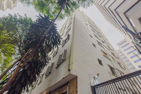 Apartamento para alugar com 2486m², 2 quartos e sem vaga Apartamento para alugar com 2486m², 2 quartos e sem vagaFachada