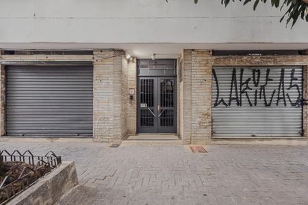 Apartamento para alugar com 2486m², 2 quartos e sem vaga Apartamento para alugar com 2486m², 2 quartos e sem vagaFachada