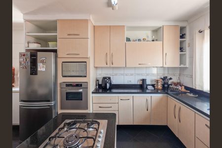 Casa à venda com 256m², 3 quartos e 6 vagas