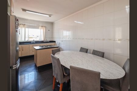 Casa à venda com 256m², 3 quartos e 6 vagas