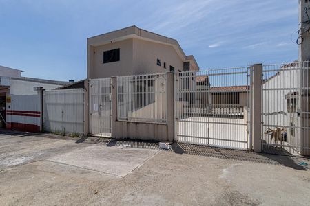 Casa para alugar com 250m², 3 quartos e 4 vagas Casa para alugar com 250m², 3 quartos e 4 vagasFachada