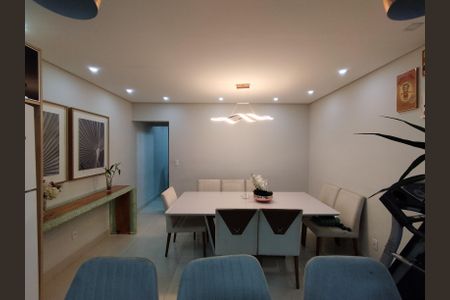 Casa à venda com 130m², 3 quartos e 2 vagas Casa à venda com 130m², 3 quartos e 2 vagasSala de Jantar