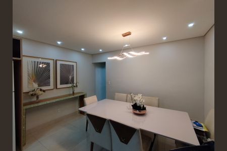 Casa à venda com 130m², 3 quartos e 2 vagas Casa à venda com 130m², 3 quartos e 2 vagasCozinha - Armários