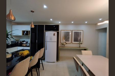 Casa à venda com 130m², 3 quartos e 2 vagas Casa à venda com 130m², 3 quartos e 2 vagasCozinha - Armários