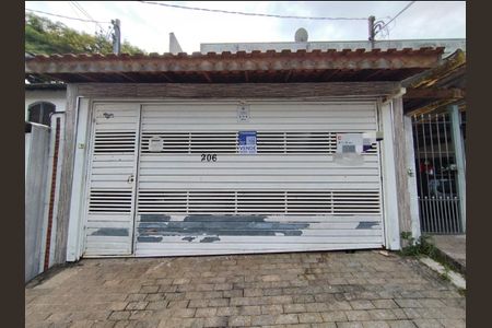 Casa à venda com 130m², 3 quartos e 2 vagas Casa à venda com 130m², 3 quartos e 2 vagasFachada