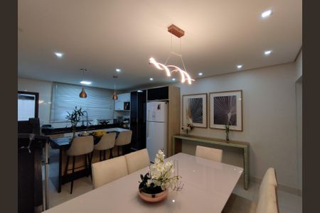 Casa à venda com 130m², 3 quartos e 2 vagas Casa à venda com 130m², 3 quartos e 2 vagasSala de Jantar