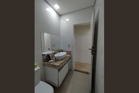 Casa à venda com 130m², 3 quartos e 2 vagas Casa à venda com 130m², 3 quartos e 2 vagasBanheiro - torneira