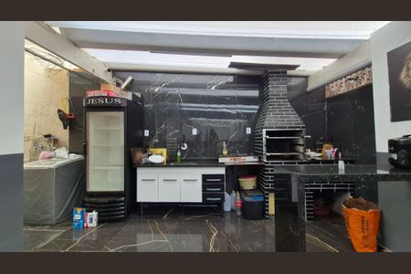 Casa à venda com 200m², 2 quartos e 2 vagas Casa à venda com 200m², 2 quartos e 2 vagasCobertura