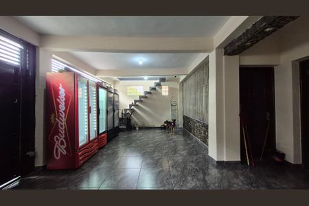 Casa à venda com 200m², 2 quartos e 2 vagas Casa à venda com 200m², 2 quartos e 2 vagasGaragem