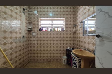 Casa à venda com 200m², 2 quartos e 2 vagas Casa à venda com 200m², 2 quartos e 2 vagasBanheiro