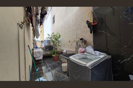 Casa à venda com 200m², 2 quartos e 2 vagas Casa à venda com 200m², 2 quartos e 2 vagasArea de serviço