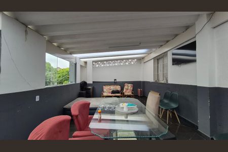 Casa à venda com 200m², 2 quartos e 2 vagas Casa à venda com 200m², 2 quartos e 2 vagasCobertura