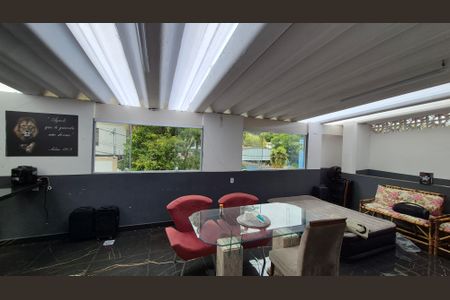 Vista de casa à venda com 2 quartos, 200m² em Vila Junqueira, Santo André