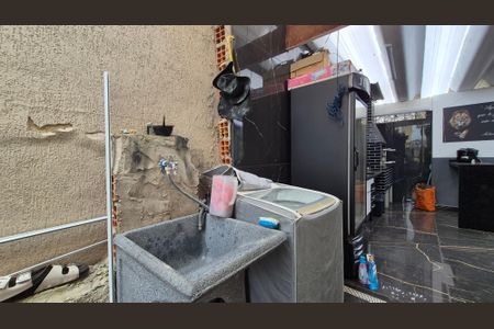 Casa à venda com 200m², 2 quartos e 2 vagas Casa à venda com 200m², 2 quartos e 2 vagasArea de serviço