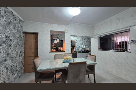 Casa à venda com 200m², 2 quartos e 2 vagas Casa à venda com 200m², 2 quartos e 2 vagasCozinha
