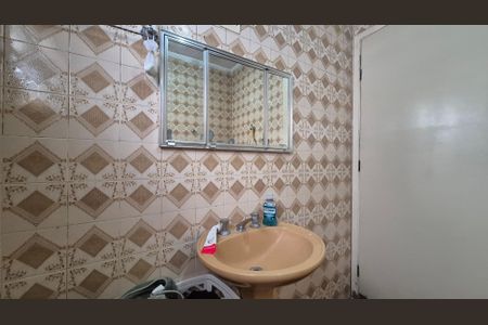 Casa à venda com 200m², 2 quartos e 2 vagas Casa à venda com 200m², 2 quartos e 2 vagasBanheiro