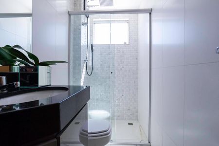 Apartamento à venda com 53m², 2 quartos e 1 vaga Apartamento à venda com 53m², 2 quartos e 1 vagaBanheiro social