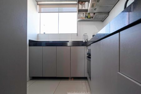Apartamento à venda com 53m², 2 quartos e 1 vaga Apartamento à venda com 53m², 2 quartos e 1 vagaCozinha e Área de Serviço