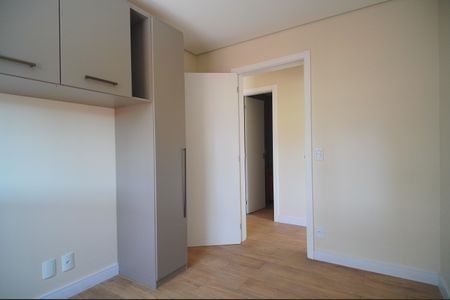 Apartamento à venda com 100m², 2 quartos e 2 vagasQuarto 