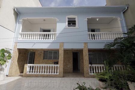 Casa para alugar com 300m², 2 quartos e 8 vagasFachada Interna