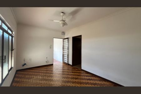 Sala de casa para alugar com 3 quartos, 150m² em Grupo Residencial do Iapc, Campinas